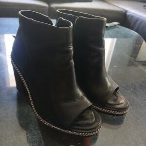 Vince Camuto, black leather, heel bootie, 6.5 Women's